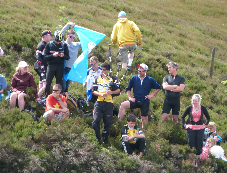 Bagpipes on Cote de Blubberhouses