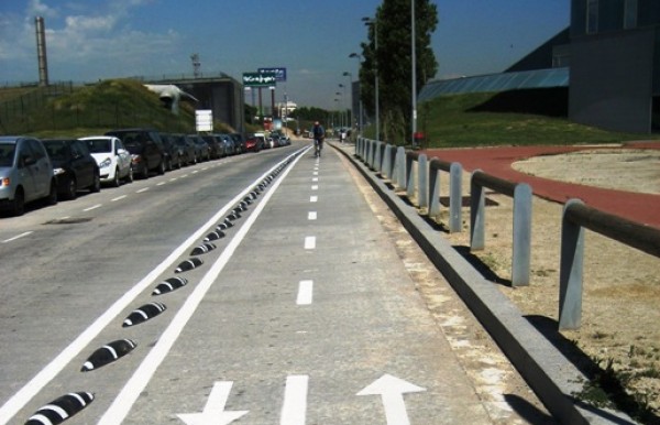 Example of a separated cycle lane in Barcelona