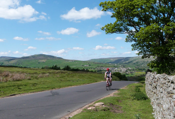 Cyclist on Côte de Grinton Moor