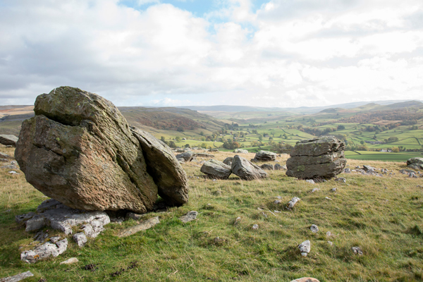 The Norber erratics