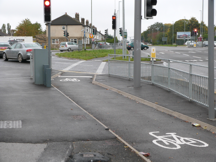Junction on Leeds-Bradford cycle superhighway