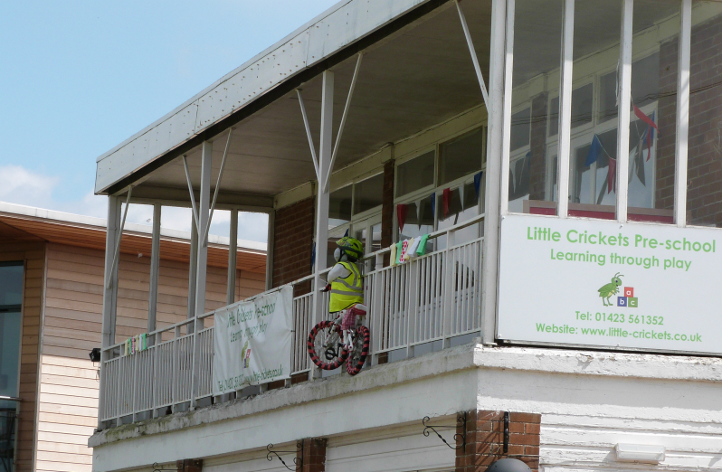 101 Bicyclettes, Harrogate cricket ground