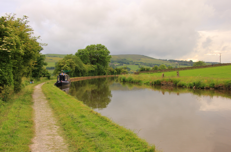 Leeds & Liverpool canal towpath near Bradley