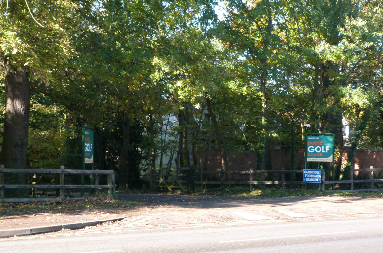 Entrance to golf course between Trumpington & Cambridge Entrance to golf course between Trumpington & Cambridge