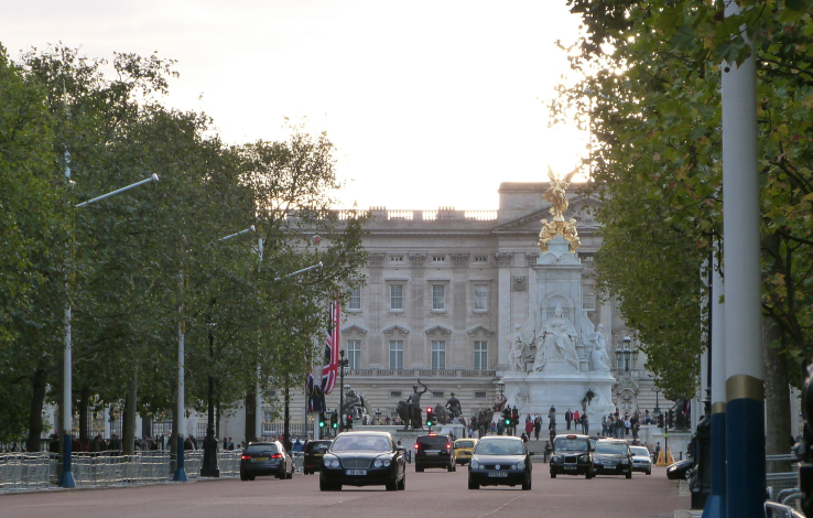 Buckingham Palace from the Mall Buckingham Palace from the Mall