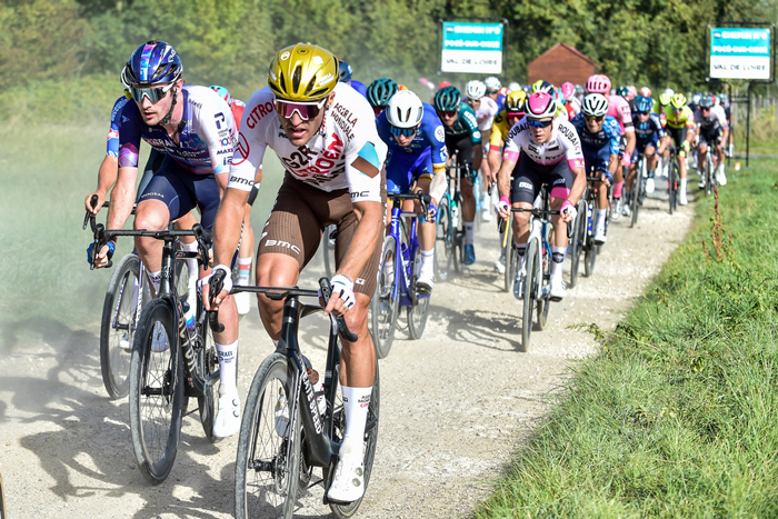 White roads on Paris-Tours