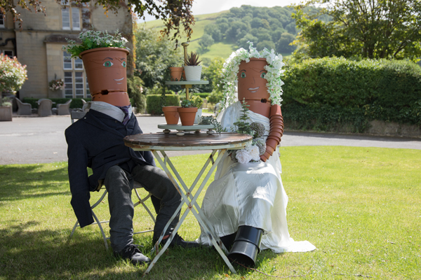 Flowerpot work of art, Settle