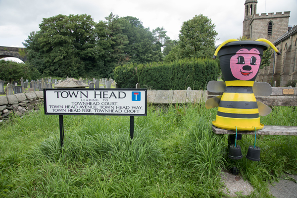 Flowerpot work of art, Settle