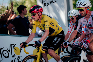 Vingegaard, Pogacar and Yates on Stage 2 TDF 2026